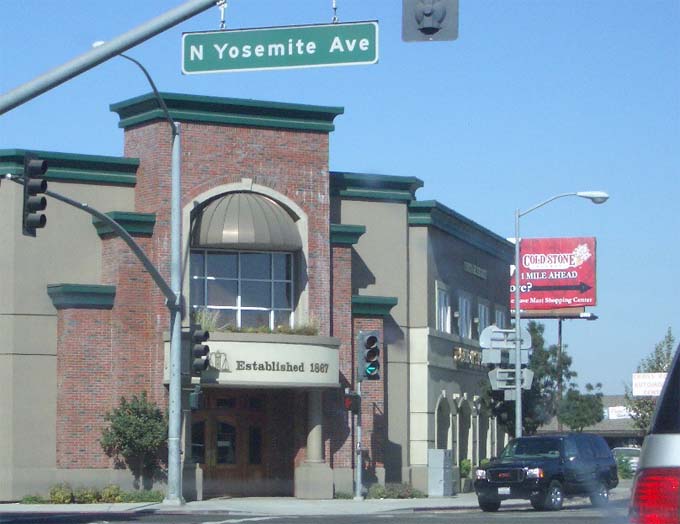 �I�[�N�f�C���̌����_