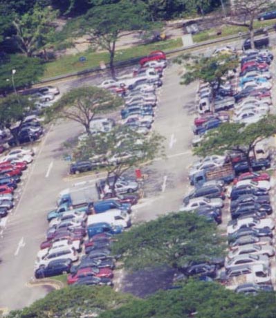 �V���K�|�[���̒��ԏ�