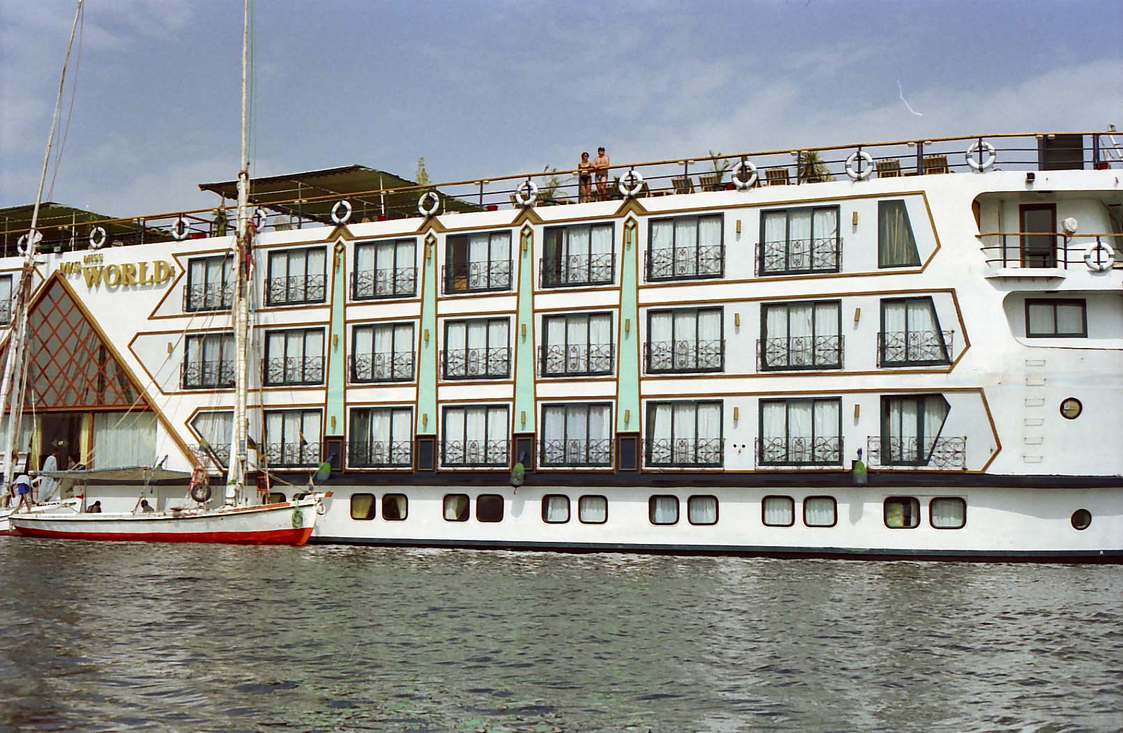 �i�C����N���[�Y�D